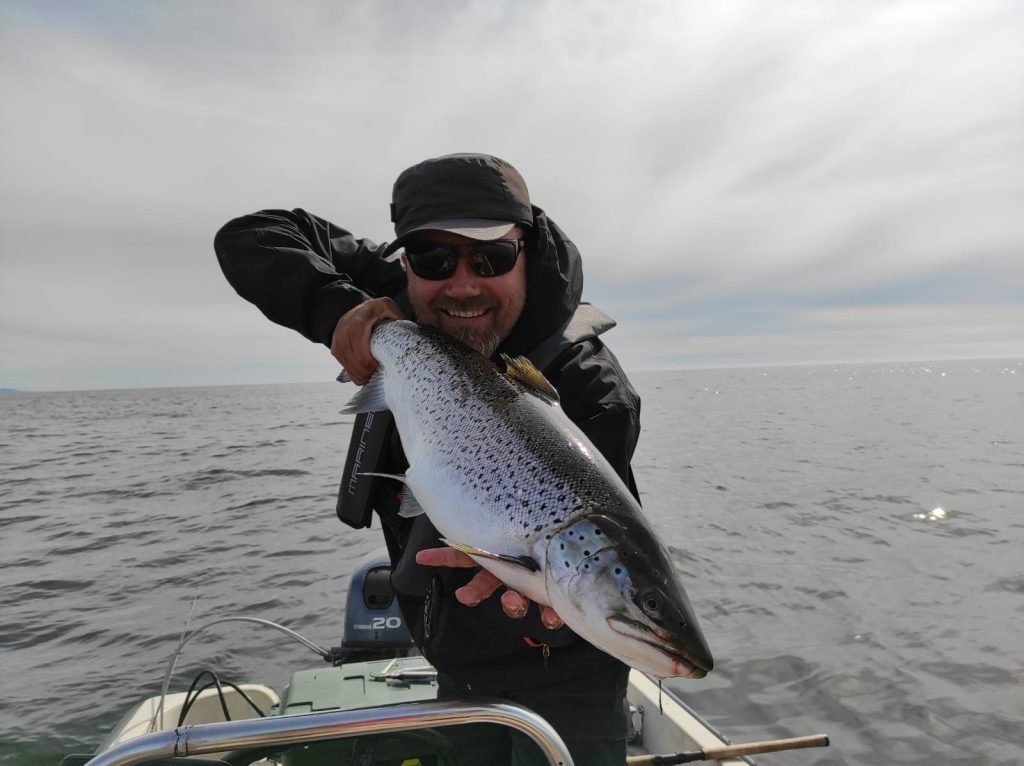 Mörköpaja merikalastus iso kalansaalis