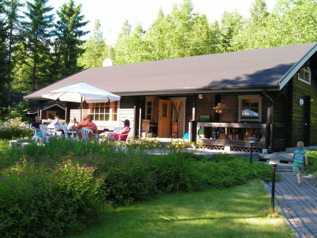 Hirsimökki, Strukan vuokramökki, Suomen Kotteria