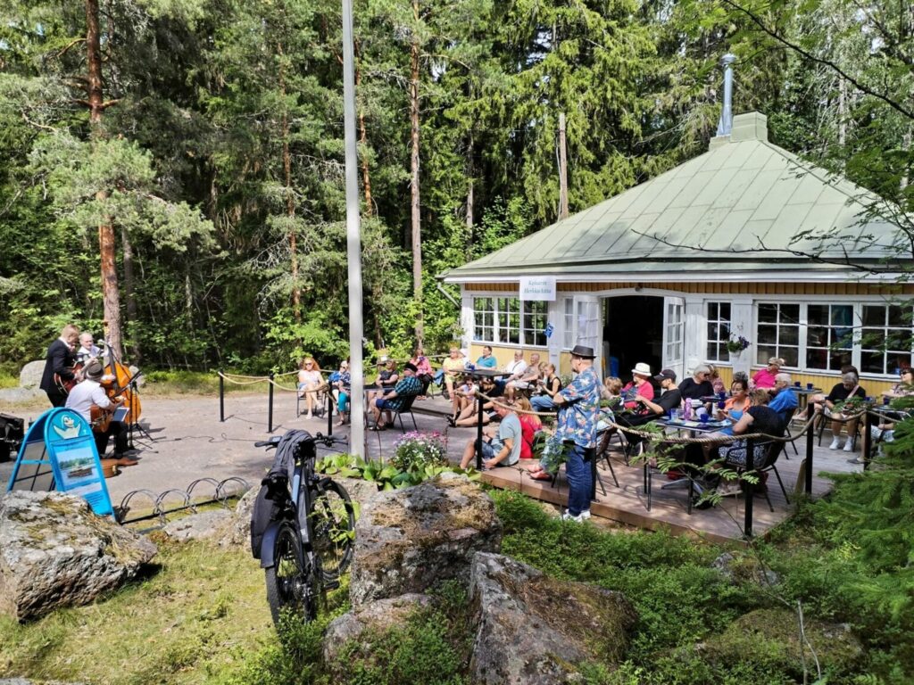 Keisarin kesäherkku on kahvila Langinkoskella