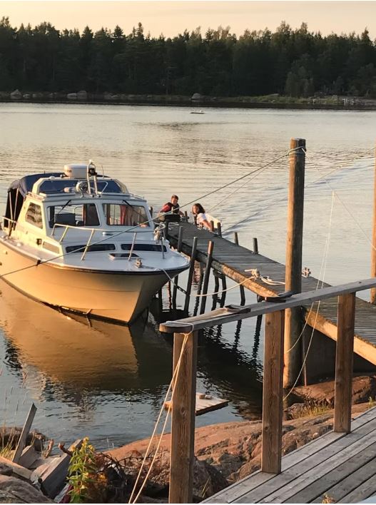 Retro Helmi Saarenranta entisöity poliisivene