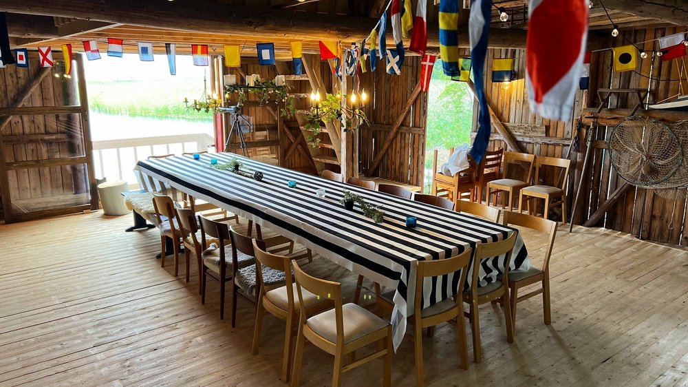 Söderstrand Bed and Breakfast venevaja juhlakunnossa