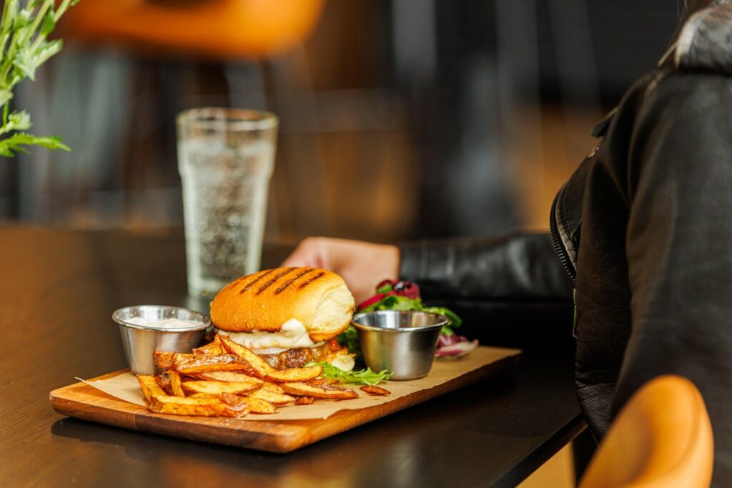 Tori Steak & Pizza burger annos