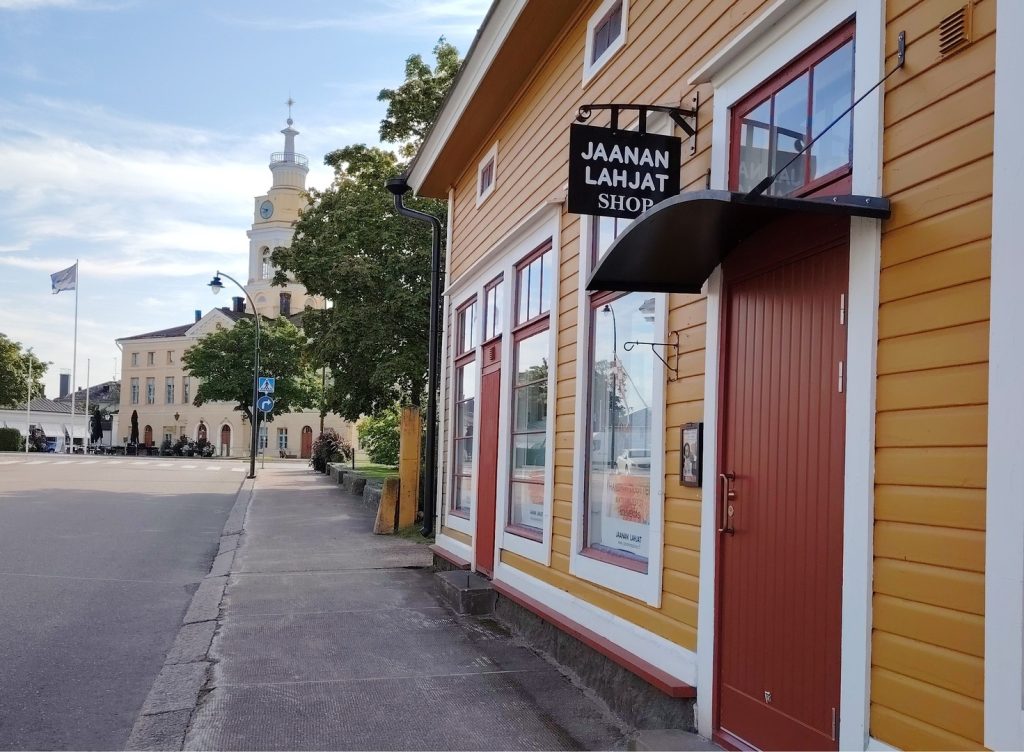 Jaanan ompelimo Haminassa, kesä