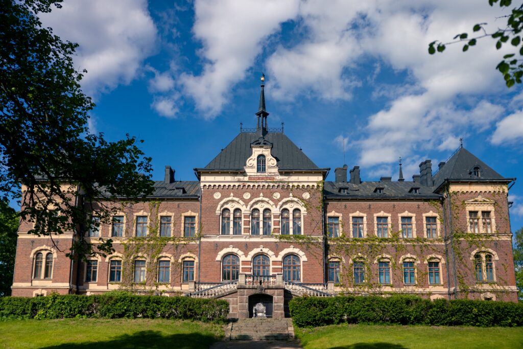 Malmgårdin kartano kesällä, Loviisa